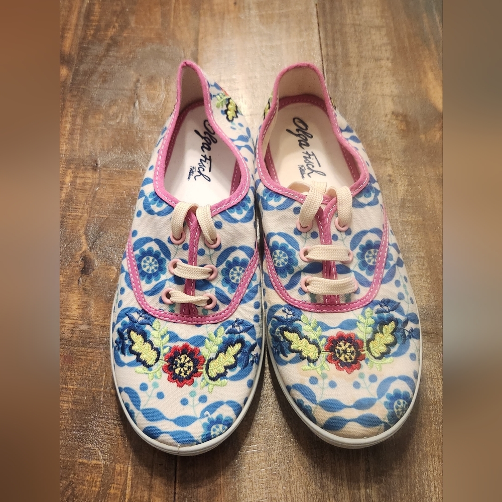 Floral Designer Embroidered Sneakers